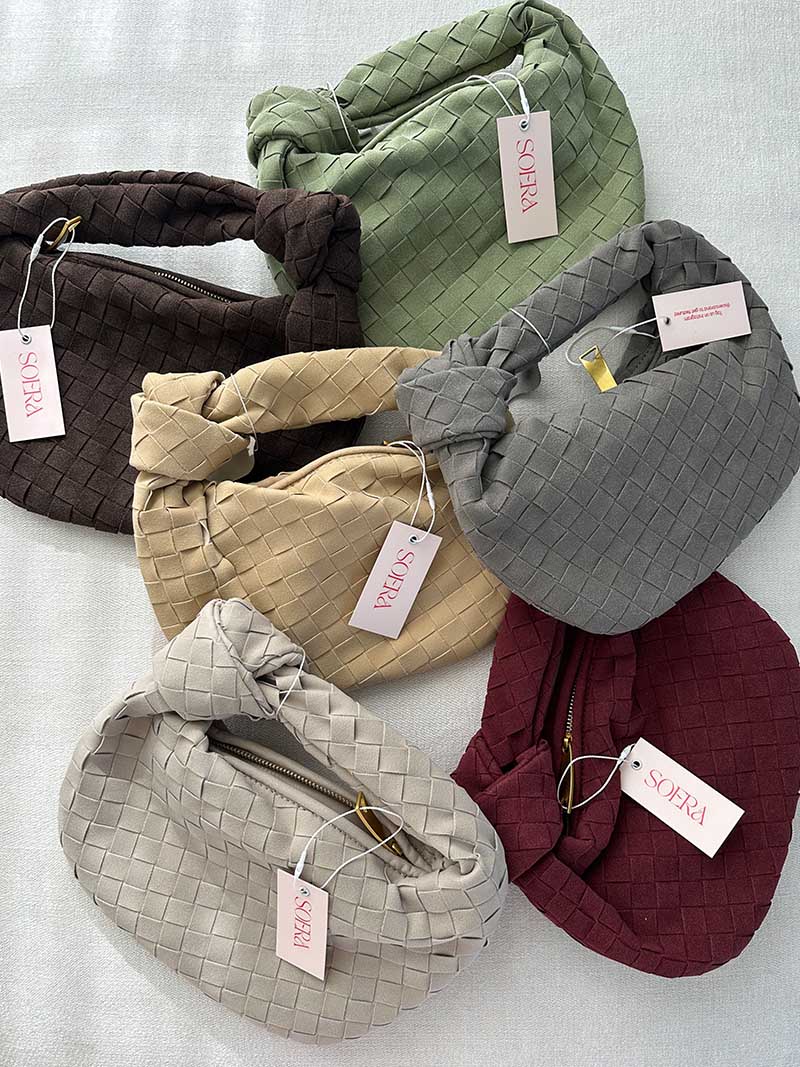 Mini sac en daim tressé – Élégance et raffinement au quotidien