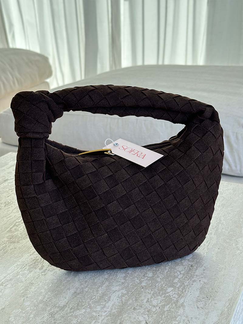 Mini sac en daim tressé – Élégance et raffinement au quotidien