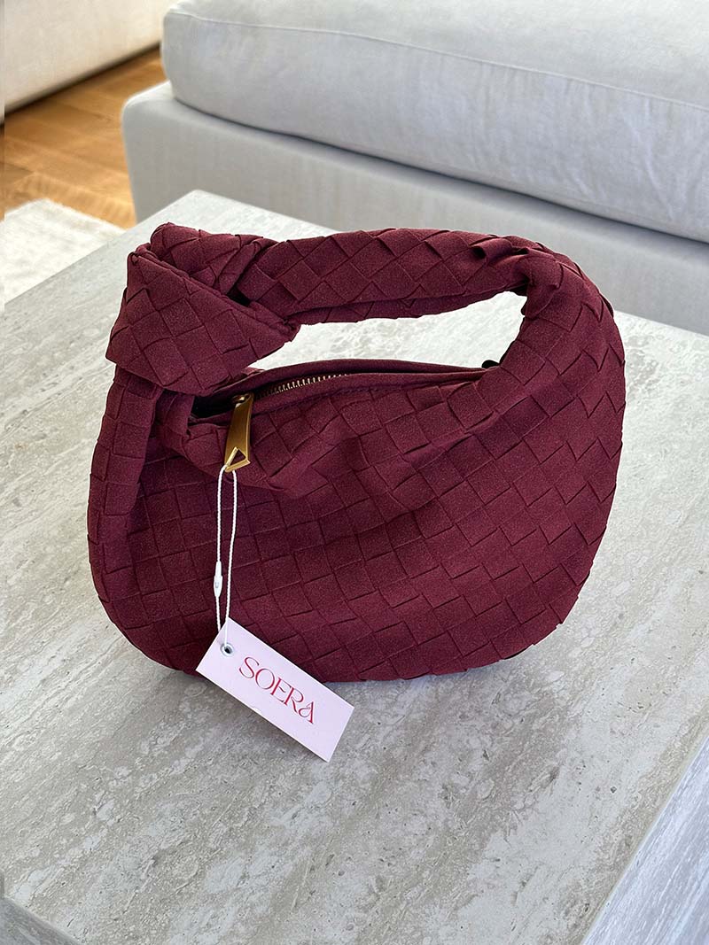 Mini sac en daim tressé – Élégance et raffinement au quotidien