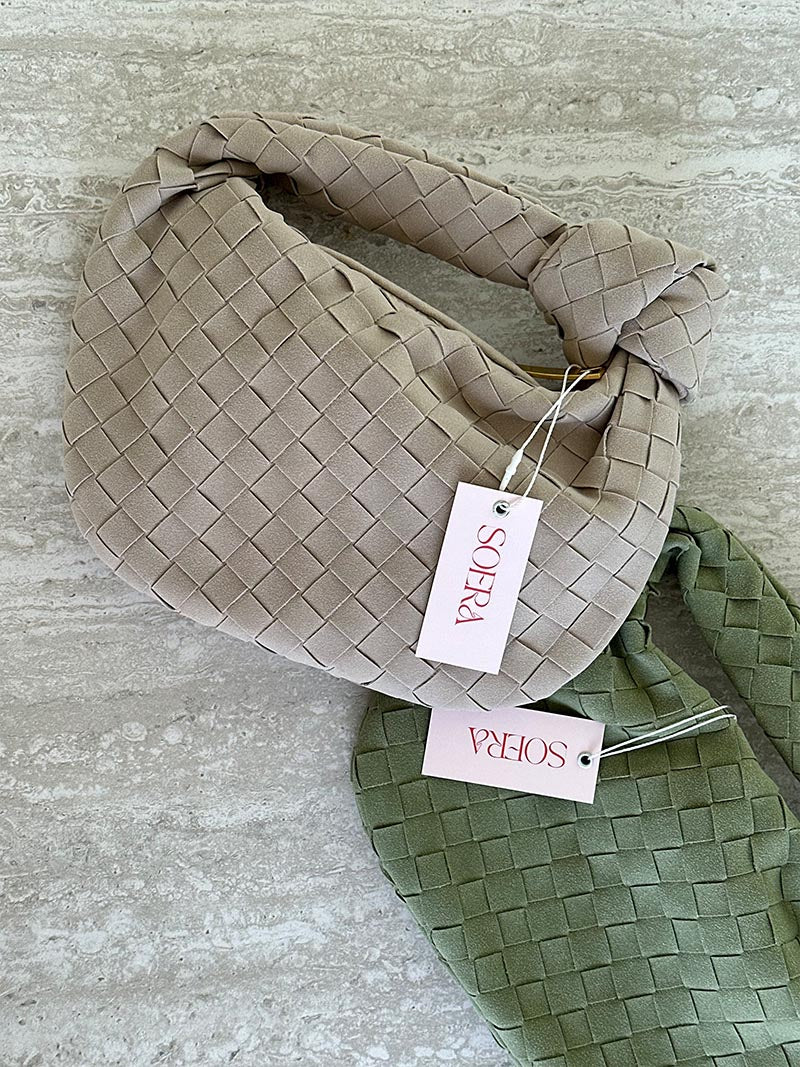 Mini sac en daim tressé – Élégance et raffinement au quotidien