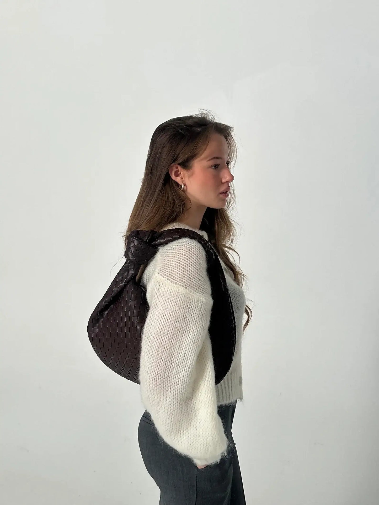 Sac bandoulière tressé – Élégance et intemporalité