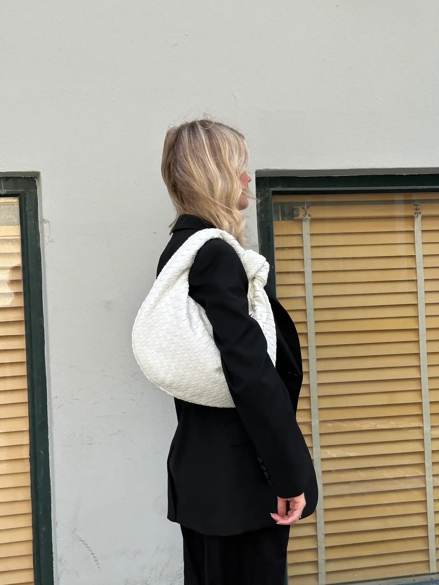 Sac bandoulière tressé – Élégance et intemporalité