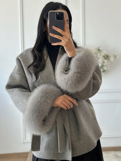 Manteau Grace en fausse fourrure – Élégance et chaleur en toute saison