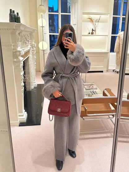 Manteau Grace en fausse fourrure – Élégance et chaleur en toute saison