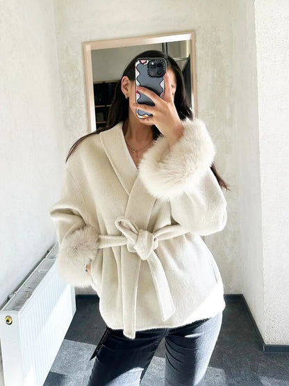 Manteau Grace en fausse fourrure – Élégance et chaleur en toute saison