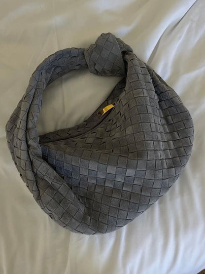Sac tressé en daim – Élégance et praticité au quotidien