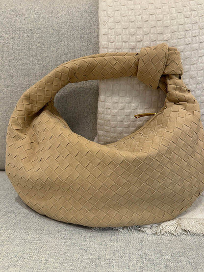 Sac tressé en daim – Élégance et praticité au quotidien