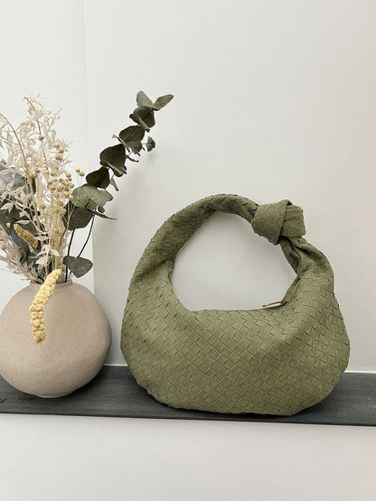 Sac tressé en daim – Élégance et praticité au quotidien