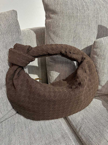 Sac tressé en daim – Élégance et praticité au quotidien