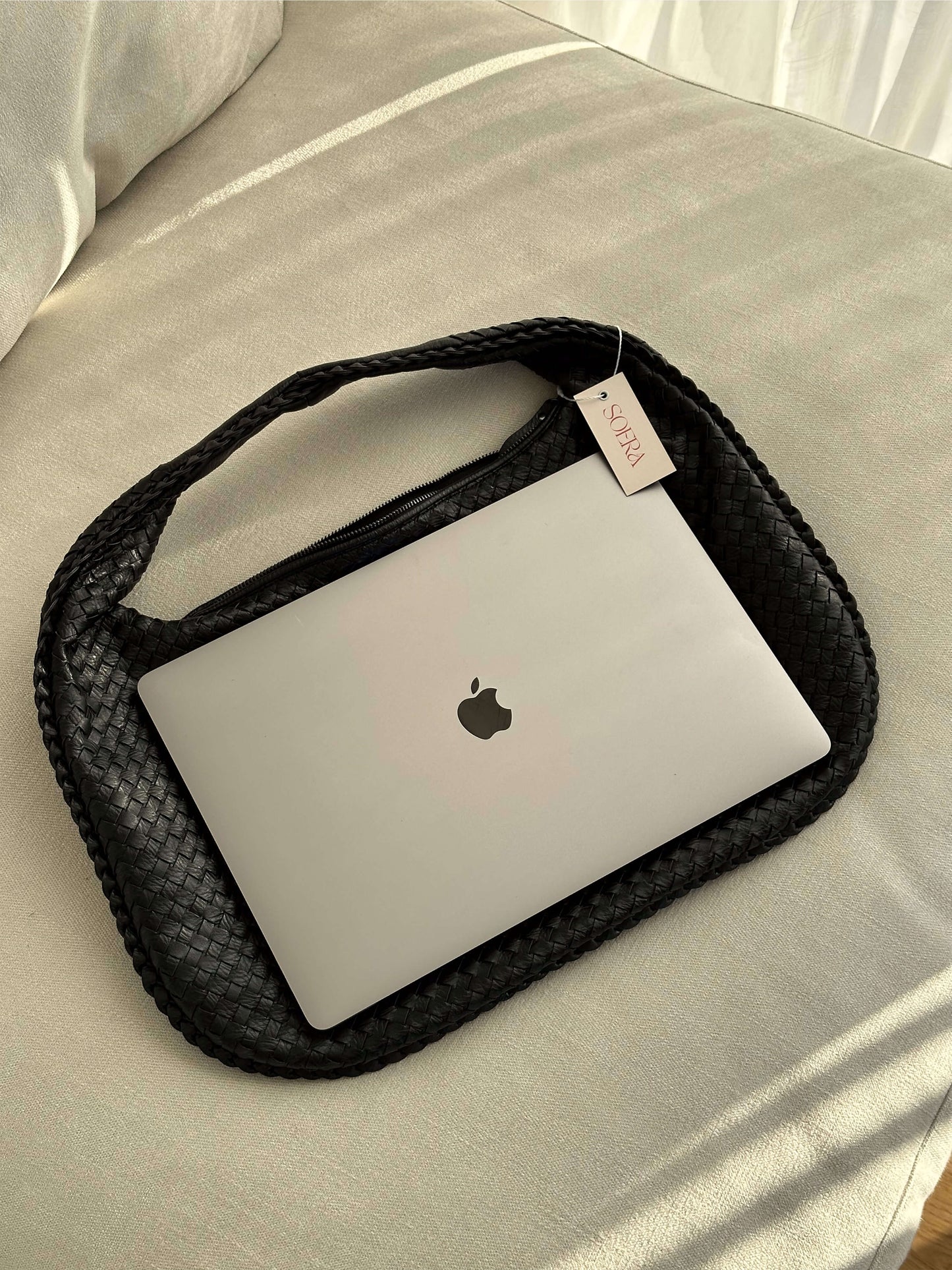 Sac à main élégant en cuir vegan – Style intemporel et détails tressés
