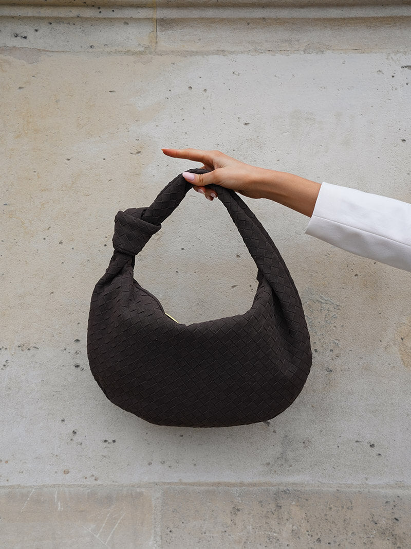 Sac tressé en daim – Élégance et praticité au quotidien